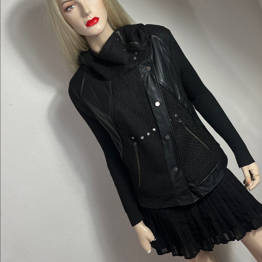 NÜ Denmark Black Jacket - image 1